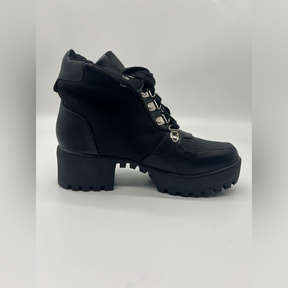 Black unisex size 4 combat boots leather, vinyl and suede - Picture 5 of 13